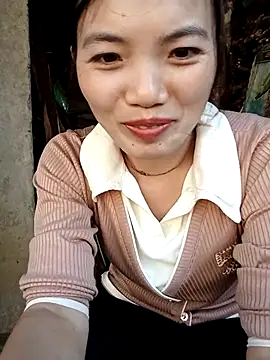 ngan-cute élő XXX-chatje