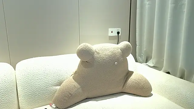 Uizzzqvq3's Live XXX Chat