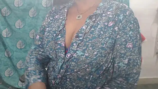 Sophia_your live XXX chat