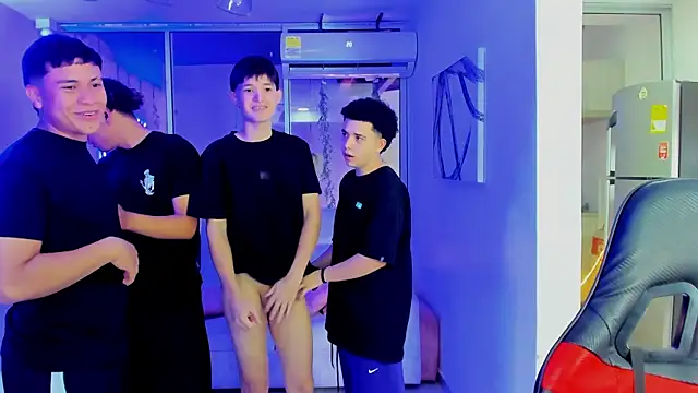 Houseofwarrios live XXX chat