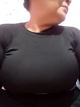 Amarantha25 élő XXX-chatje