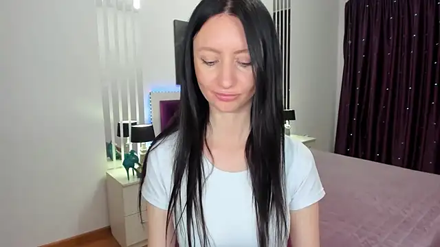 NikaHoney's Live XXX Chat