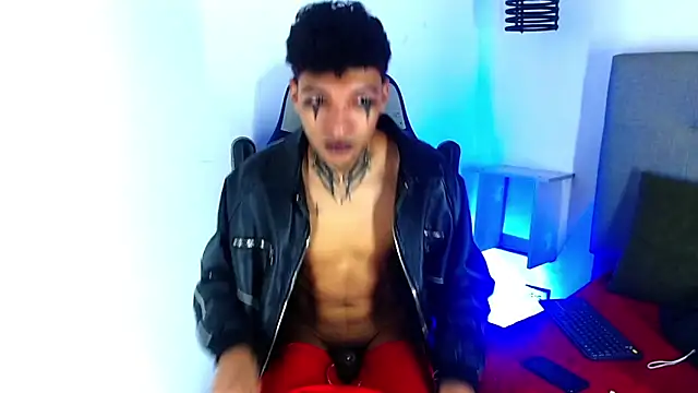 Show modela Rick_Wade na web-kameri