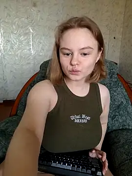 SlipperSherry's Live XXX Chat