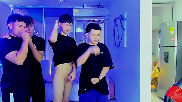 Houseofwarrios live XXX chat