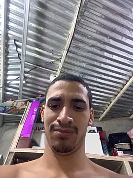 ikaro21's Live XXX Chat