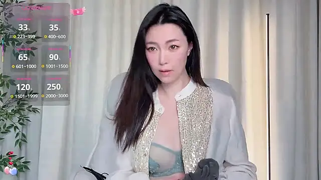 Lucy-cici élő XXX-chatje