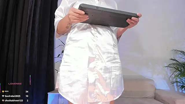 Hannah_Jonhson élő XXX-chatje