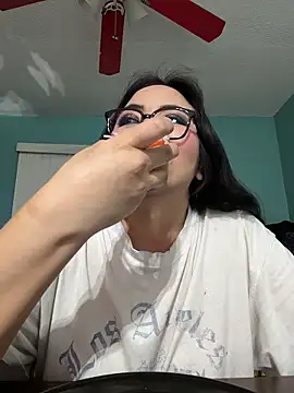 MyHoneyFrida's Live XXX Chat