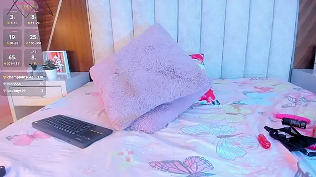 Arianaa_Gray élő XXX-chatje