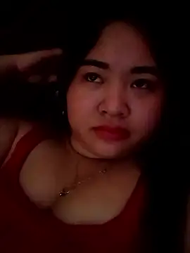 Bee-bgolden élő XXX-chatje