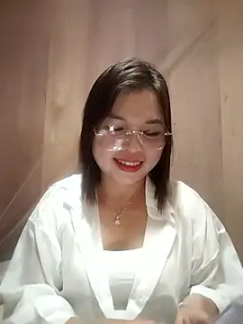 Cover-baa élő XXX-chatje