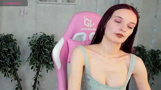 Alicia_Adammss' Live XXX Chat