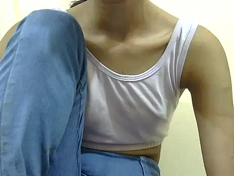 Anu_tiny: онлайн-секс-чат