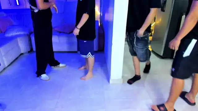 Houseofwarrios Chat XXX in diretta