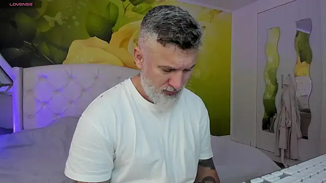 BlowMyXXL: онлайн-секс-чат