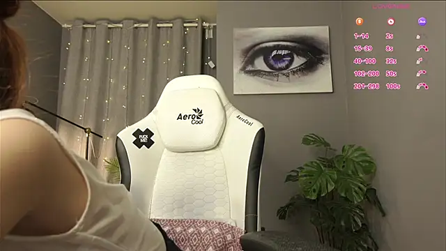 Megany Adlı Modelin Canlı XXX Sohbeti