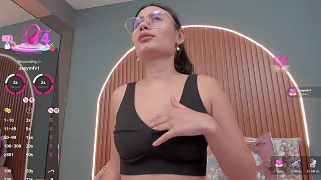 NayeCloud's Live XXX Chat