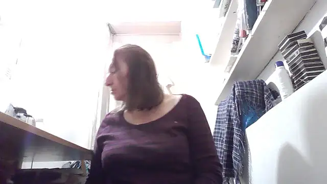 AnnaLive570's Webcam Show