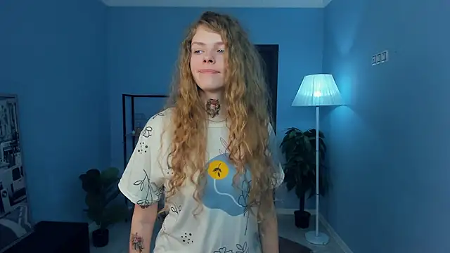 RayaNenlia's Live XXX Chat