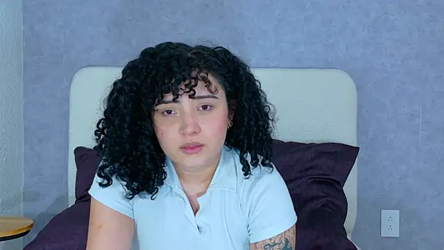 Tracielowe_w Adlı Modelin Canlı XXX Sohbeti