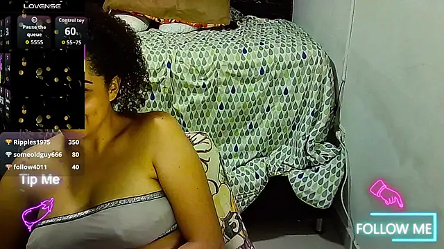 Chat +18 de _naughty_milf ao vivo