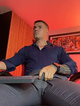 ALPHA_DOMINUS_ Adlı Modelin Canlı XXX Sohbeti