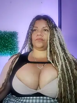 Eva_Luxei Adlı Modelin Canlı XXX Sohbeti