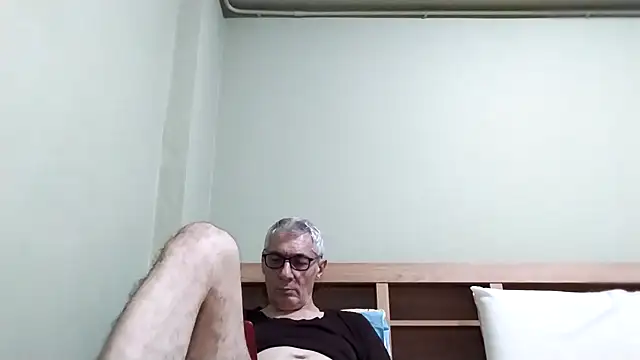 BIGUNCUTHARDCOCK's Live XXX Chat