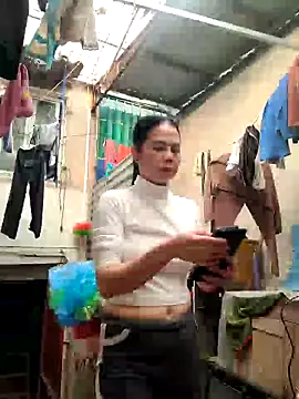 Basanis68's Live XXX Chat