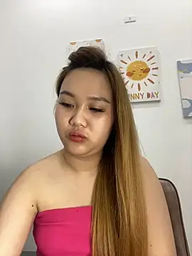 Almira6868 现场XXX聊天