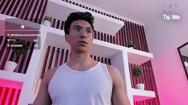 ApoloCruz's Live XXX Chat