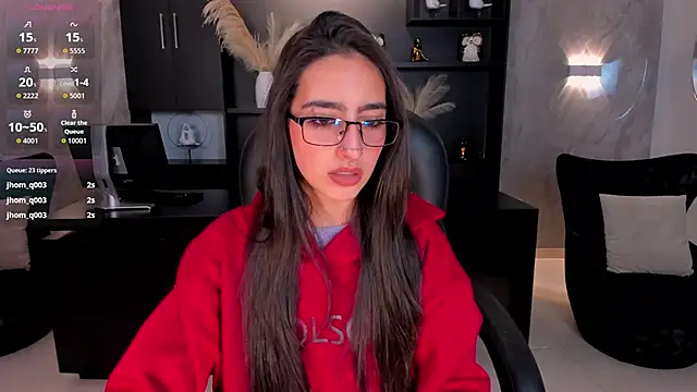 LarisaSmirnov's Live XXX Chat