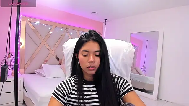 Pokazy przed kamerką – samantaa_shy