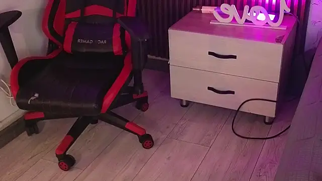 emily_vermont's Live XXX Chat