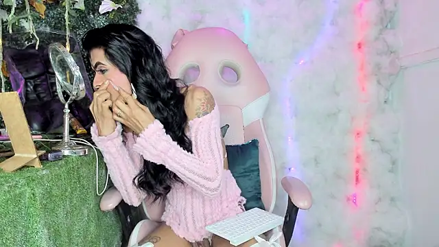 ZAMMIRA's Live XXX Chat