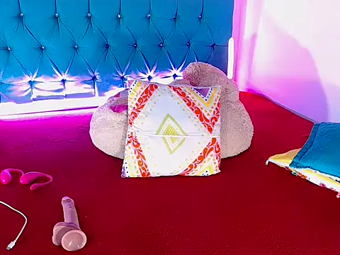 Chatroom XXX en direct de MarilynRoxy