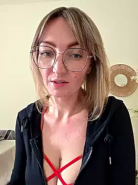 Pokazy przed kamerką – MissMialicious