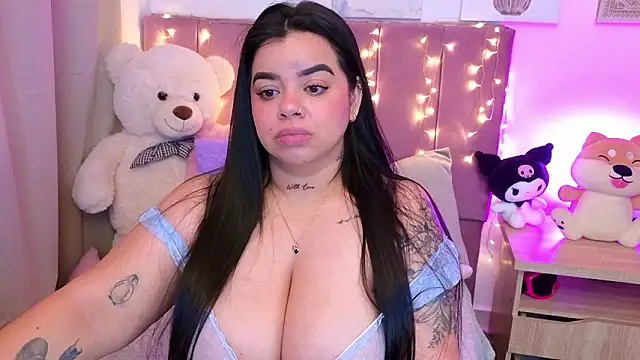 MiahJoness' Live XXX Chat