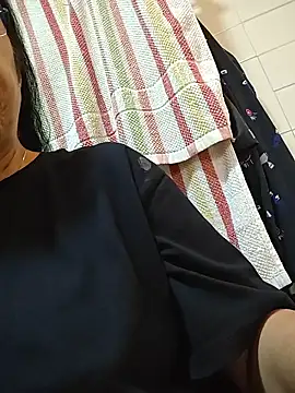 แชท XXX สดของ NakedMILFx