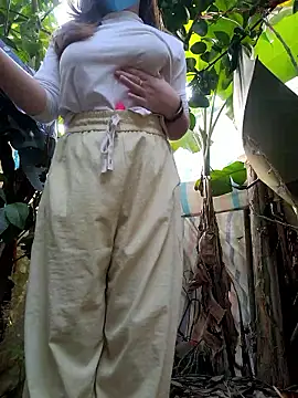 Muna_LM's Live XXX Chat