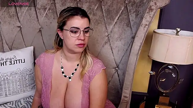 Chatroom XXX en direct de BustyGizelle