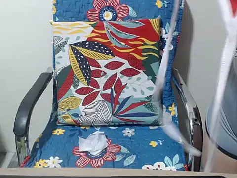 Wet_oliviaxxx 即時 XXX 聊天