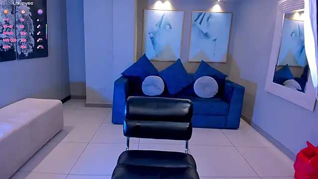 TaraLawrenceのライブXXXチャット