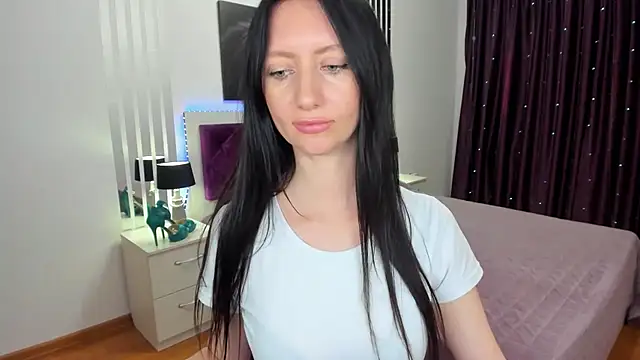 NikaHoney Adlı Modelin Canlı XXX Sohbeti