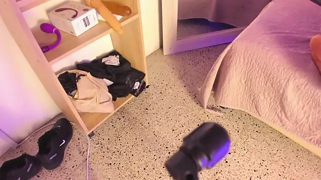 Hisoka_011 élő XXX-chatje