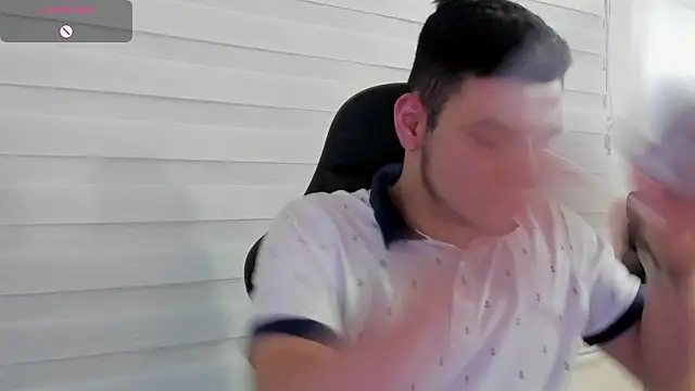 Chat +18 de Rick_Adams ao vivo