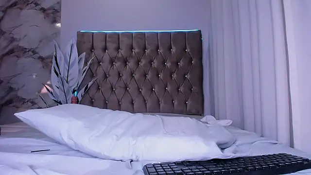 Calyselen's Live XXX Chat