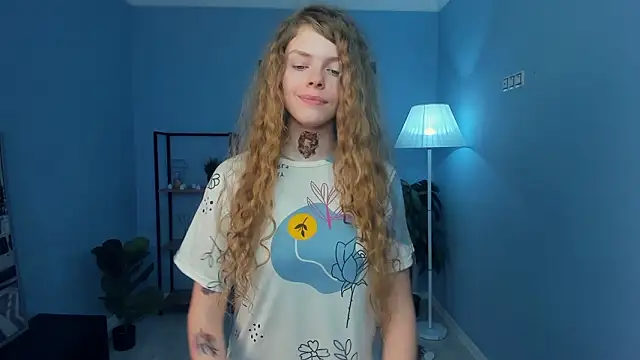 RayaNenlia's Live XXX Chat