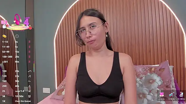 NayeCloudのライブXXXチャット